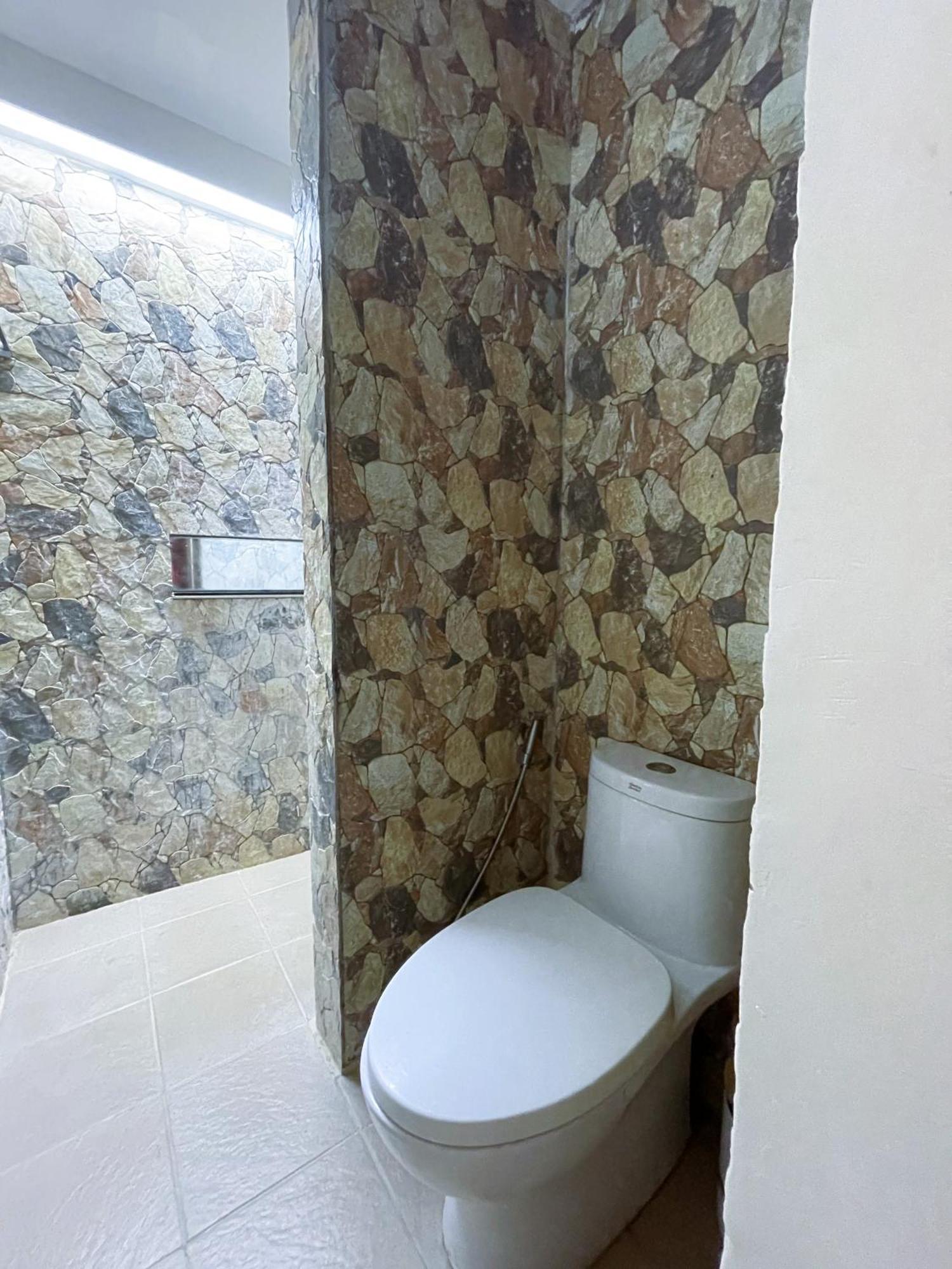 Montani Beach Resort Puerto Galera Powered By Cocotel Екстериор снимка