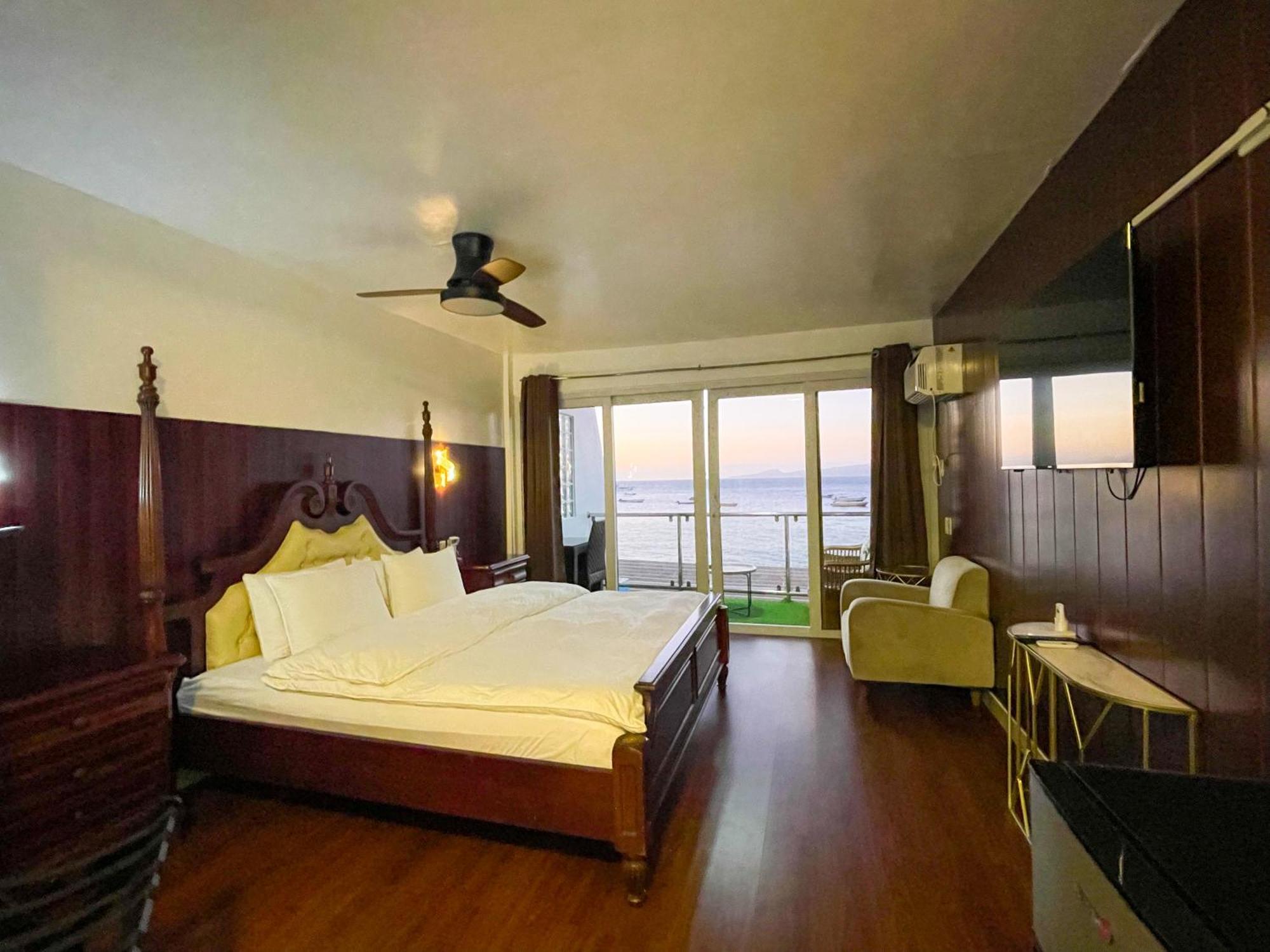 Montani Beach Resort Puerto Galera Powered By Cocotel Екстериор снимка