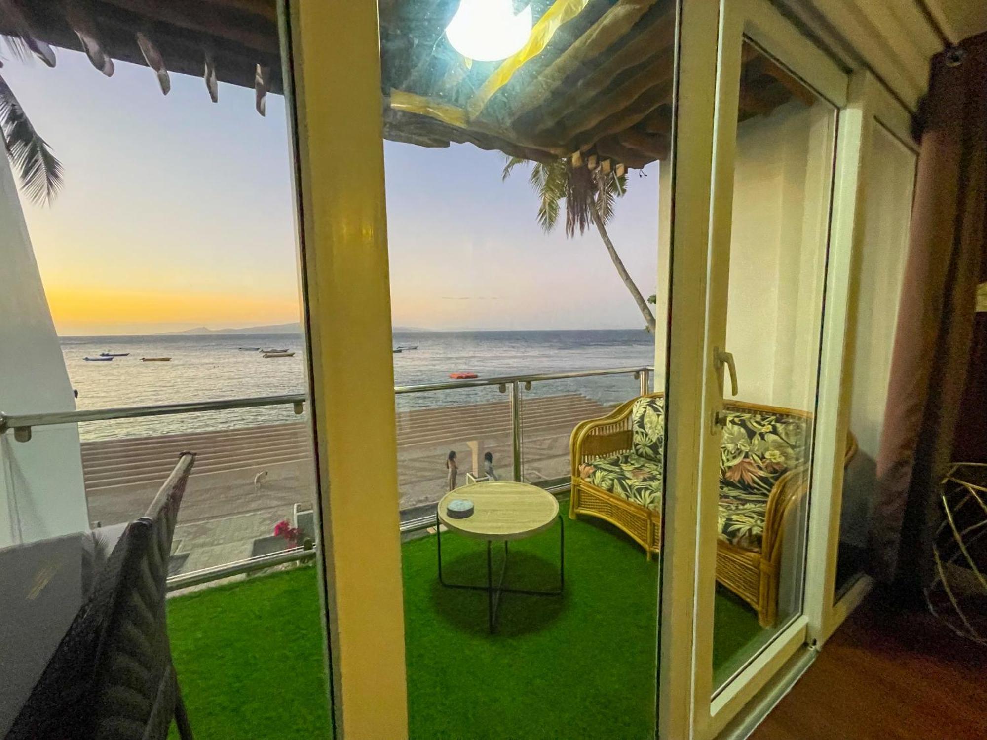 Montani Beach Resort Puerto Galera Powered By Cocotel Екстериор снимка