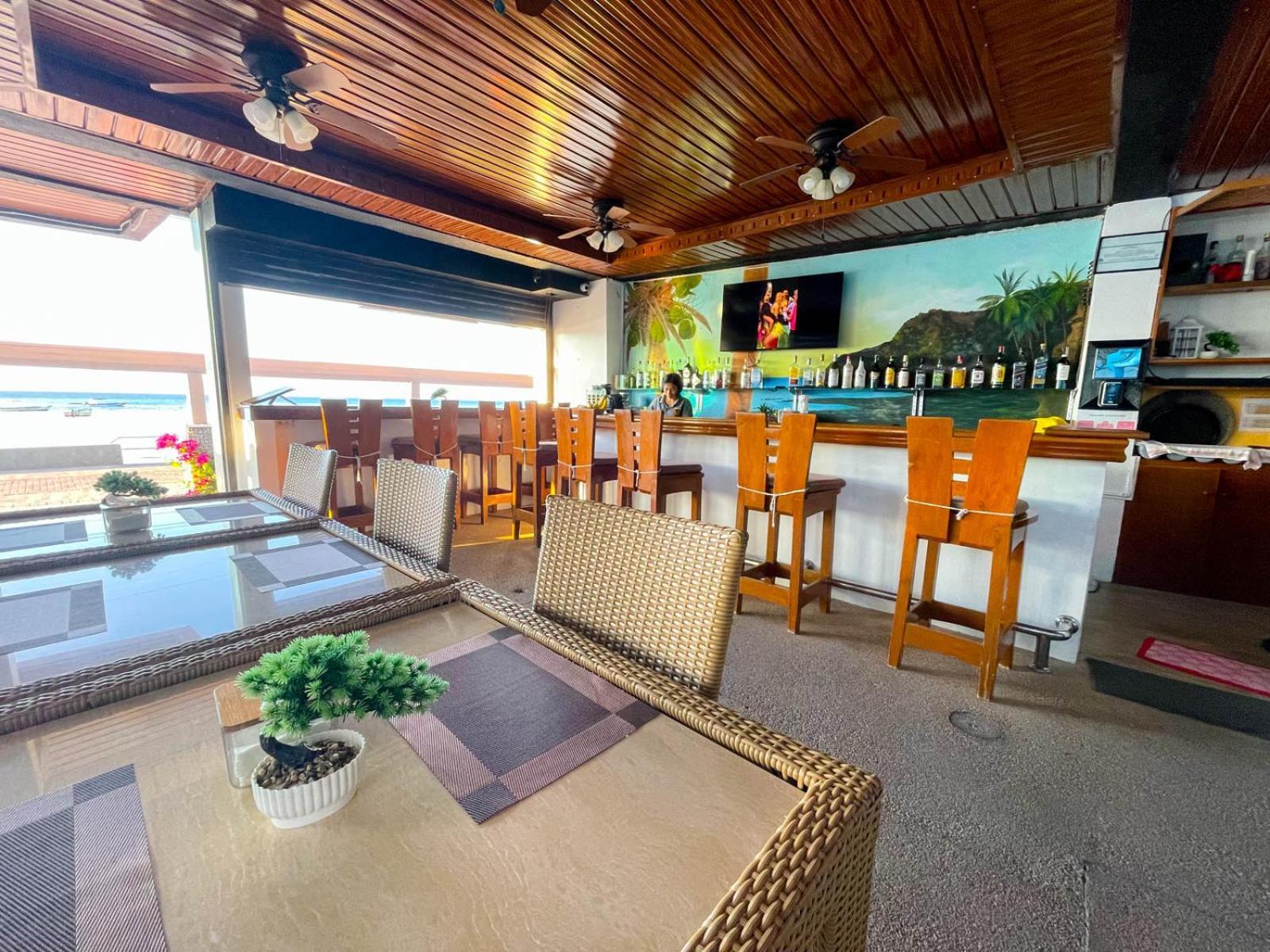 Montani Beach Resort Puerto Galera Powered By Cocotel Екстериор снимка